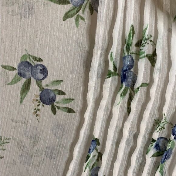 Torrid White Sheer Blueberry Print Tank Top - Picture 4 of 6